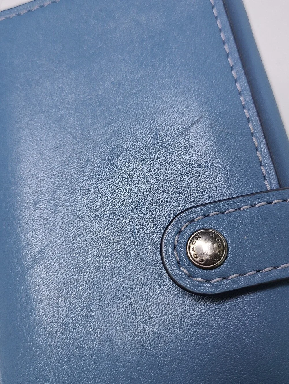 Coach 1941 Genuine Glove Tanned Leather Slim Trifold Wallet